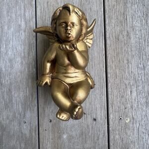 Cherub Angel Shelf Sitter Gold Gilt Resin Chalkware Blowing Kiss 9” Vintage
